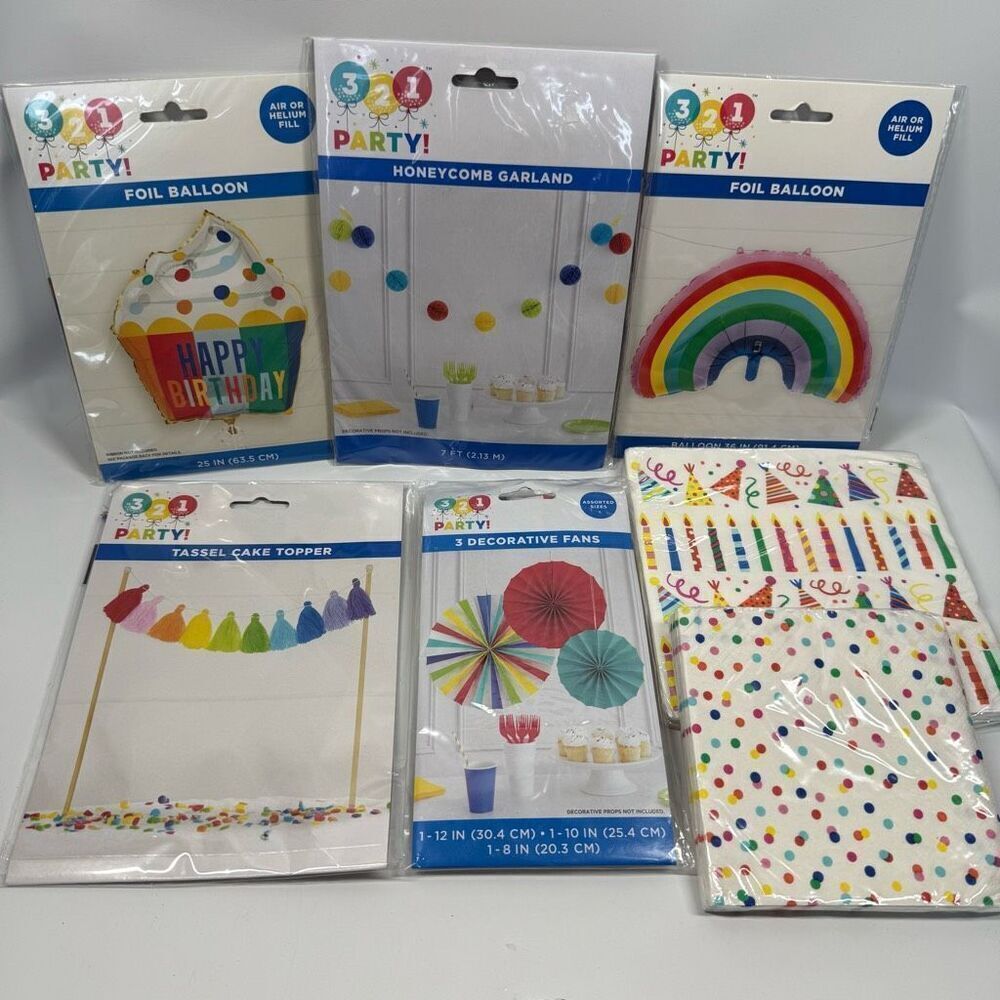 D29   Party Decorations- 7 piece Rainbow party decor - balloons, napkins, garlan